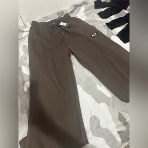 PRETTY LITTLE THING  straight leg sweatpants